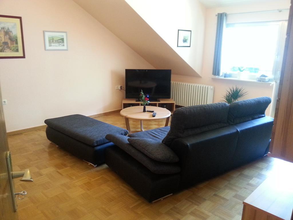 "Ferienhaus An Der Mosel" Zell an der Mosel Szoba fotó