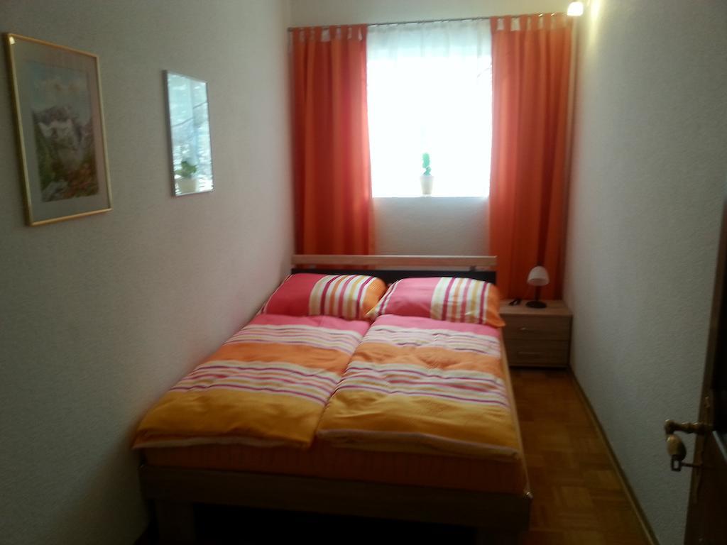 "Ferienhaus An Der Mosel" Zell an der Mosel Szoba fotó